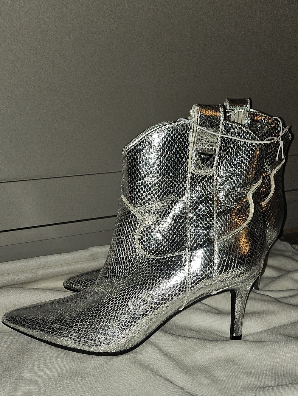 Guess Silver Metallic Pointed-Toe Ankle Boots size 7 NWOT - Picture 3 of 10